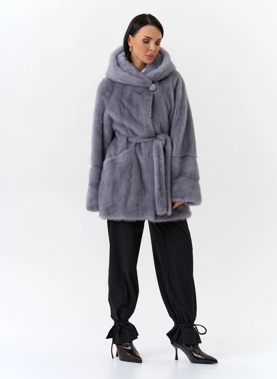 Шуба из меха норки с капюшоном