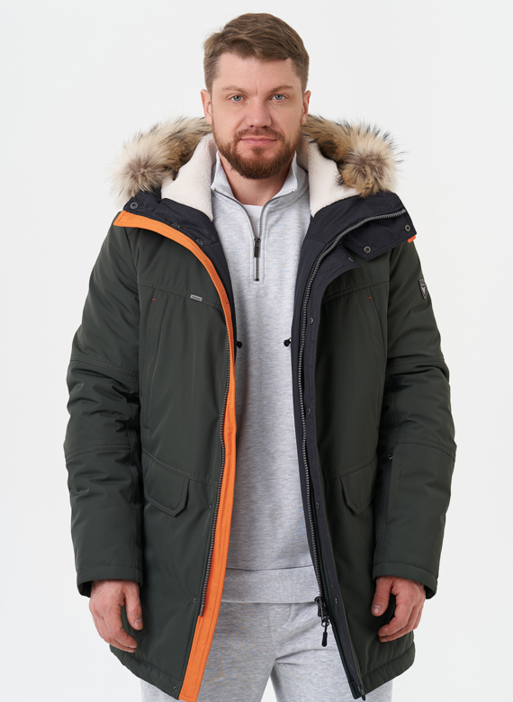 Пуховик с отделкой из меха енота