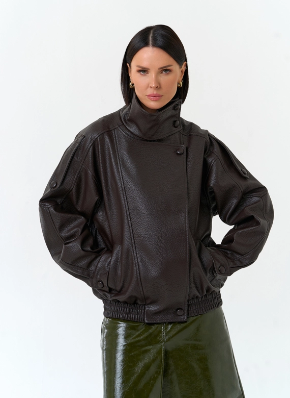 Женская куртка из эко кожи с воротником стойкой