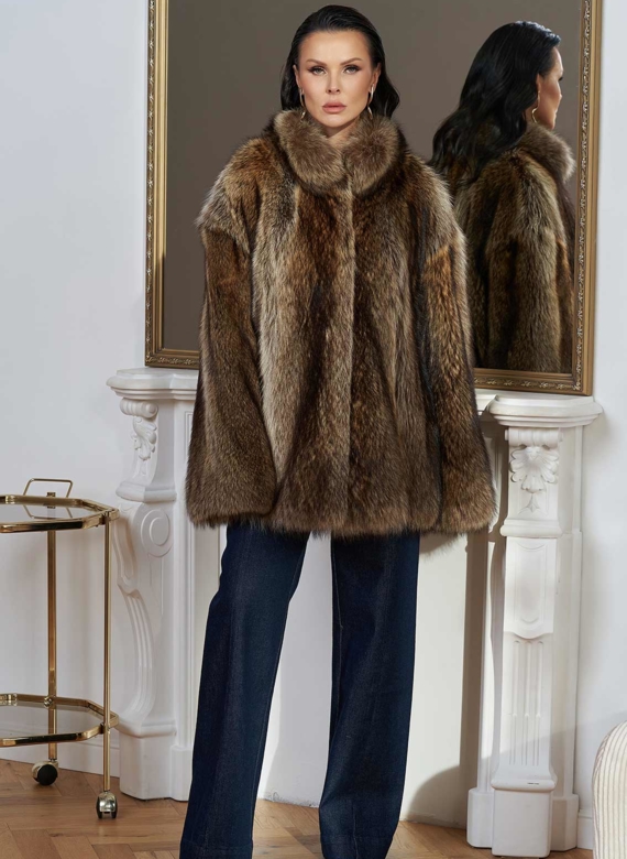 Шуба из меха канадского енота