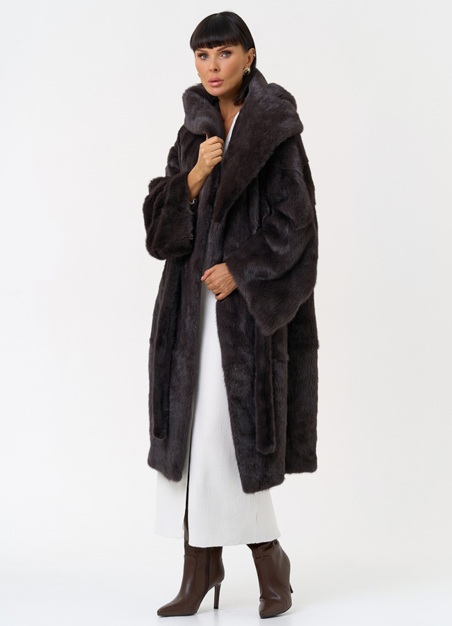 Женская шуба из меха норки с капюшоном  модель № 31377 универмаг малина