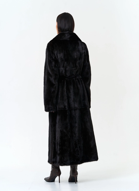 Женская шуба из меха норки с английским воротником фото