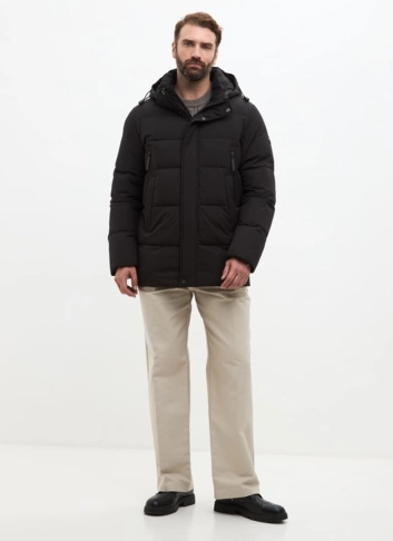 Мужской пуховик черного цвета