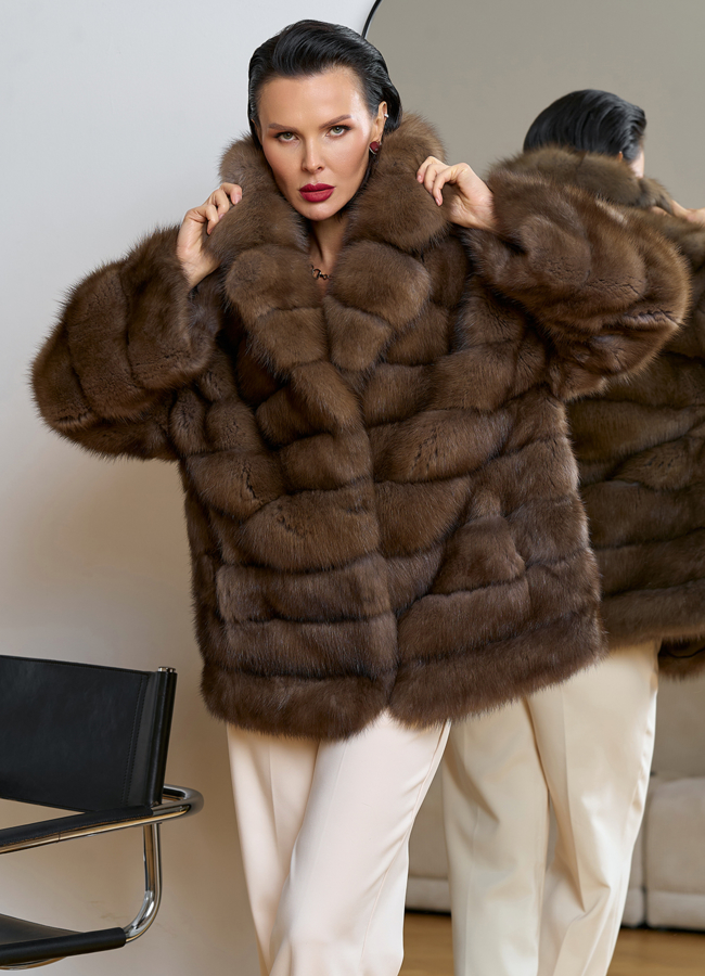 Женская шуба из куницы с английским воротником модель № 31770 универмаг малина