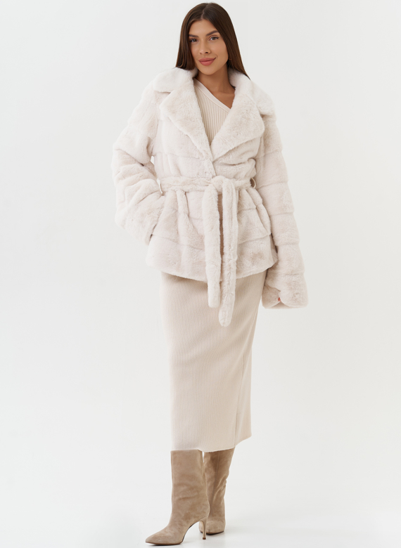 Короткая шуба из эко меха с английским воротником