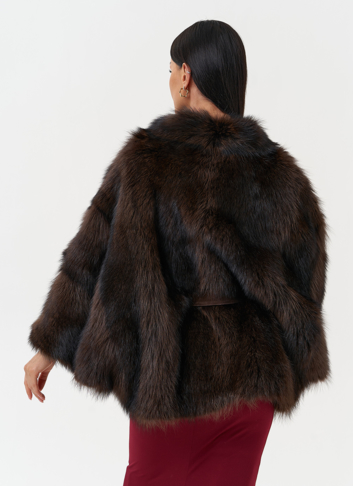 Женская шуба из меха канадского енота