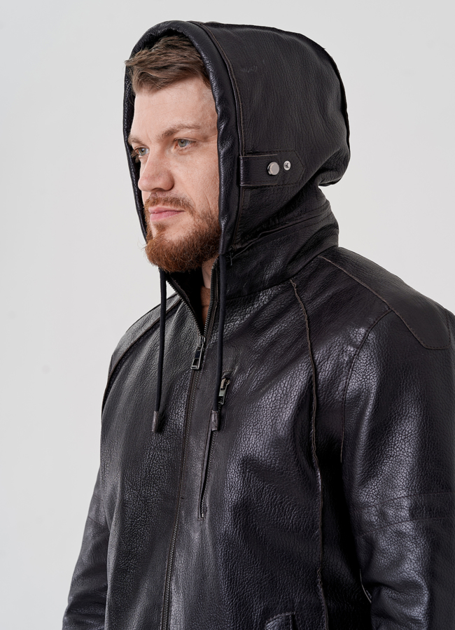 Мужская кожаная куртка с капюшоном модель № 24388 в рассрочку
