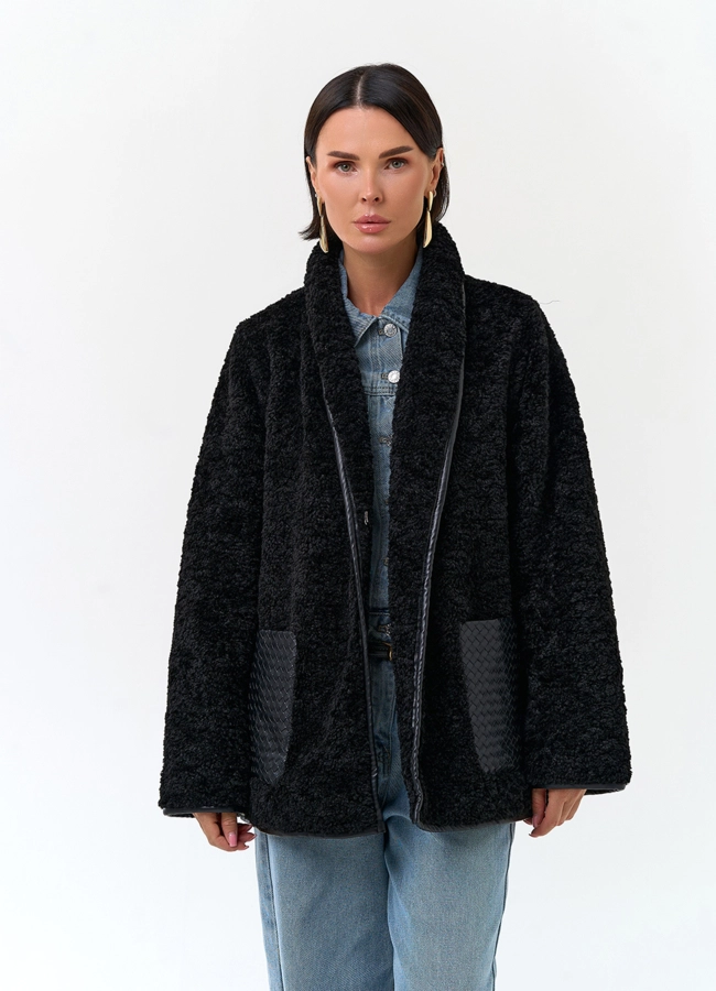 Женская куртка из экомеха с карманами из экокожи модель № 33863 меха малина