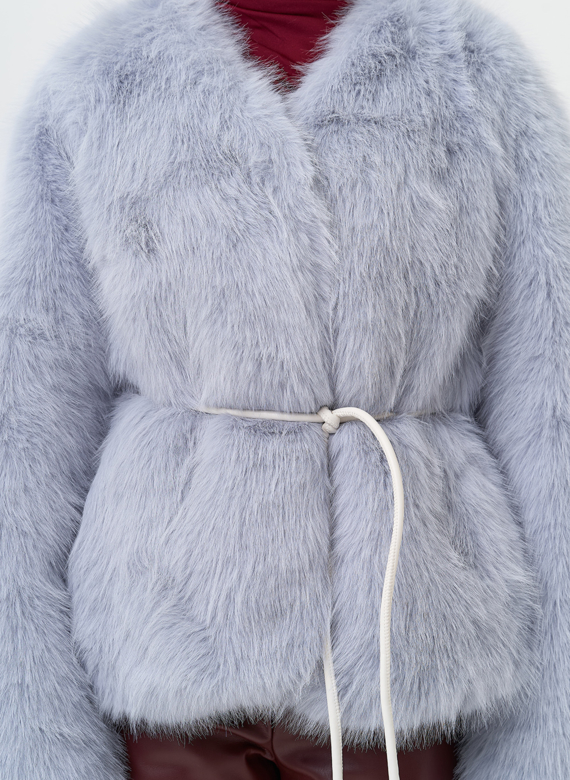 Короткая женская шуба из эко меха